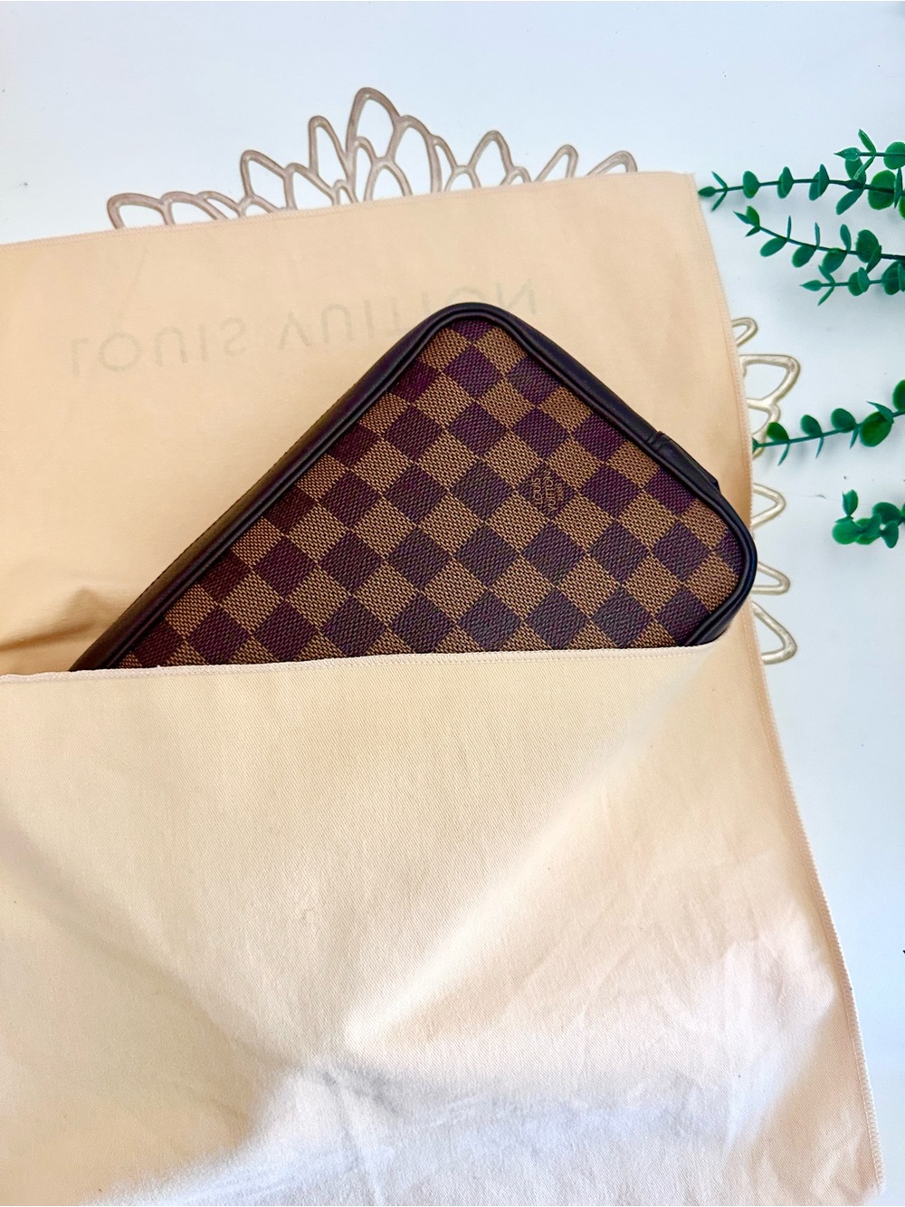 Louis Vuitton Cosmetic Make up Clutch Bag Damier Ebene - Picture 4 of 16